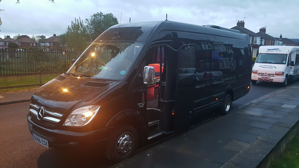 the very best limousine and party bus hire at the best price in Middlesbrough and the north east. Prom limos and wedding cars.
